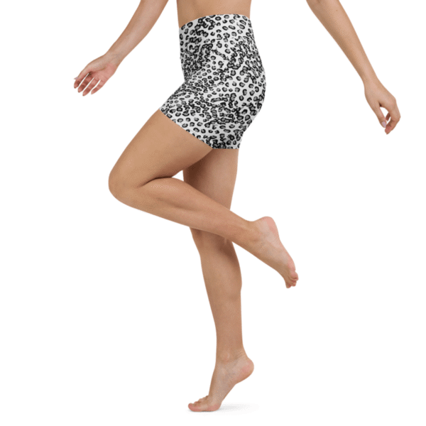 Leopard Polyester Yoga Shorts – Bild 3