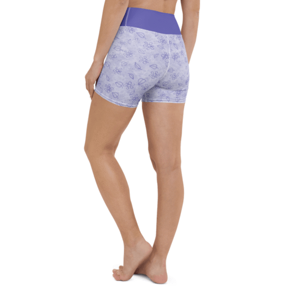 Lila in bloom - High waisted Yoga Shorts – Bild 3